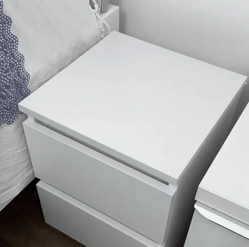 OMNI™ Nachttisch mit Geheimfach